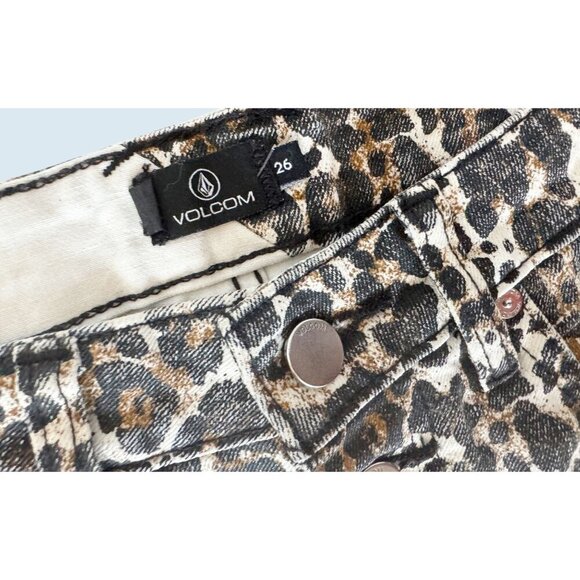 VOLCOM Skinny Hi Rise Exposed Button Animal Print Jeans Size 26 - Picture 4 of 8